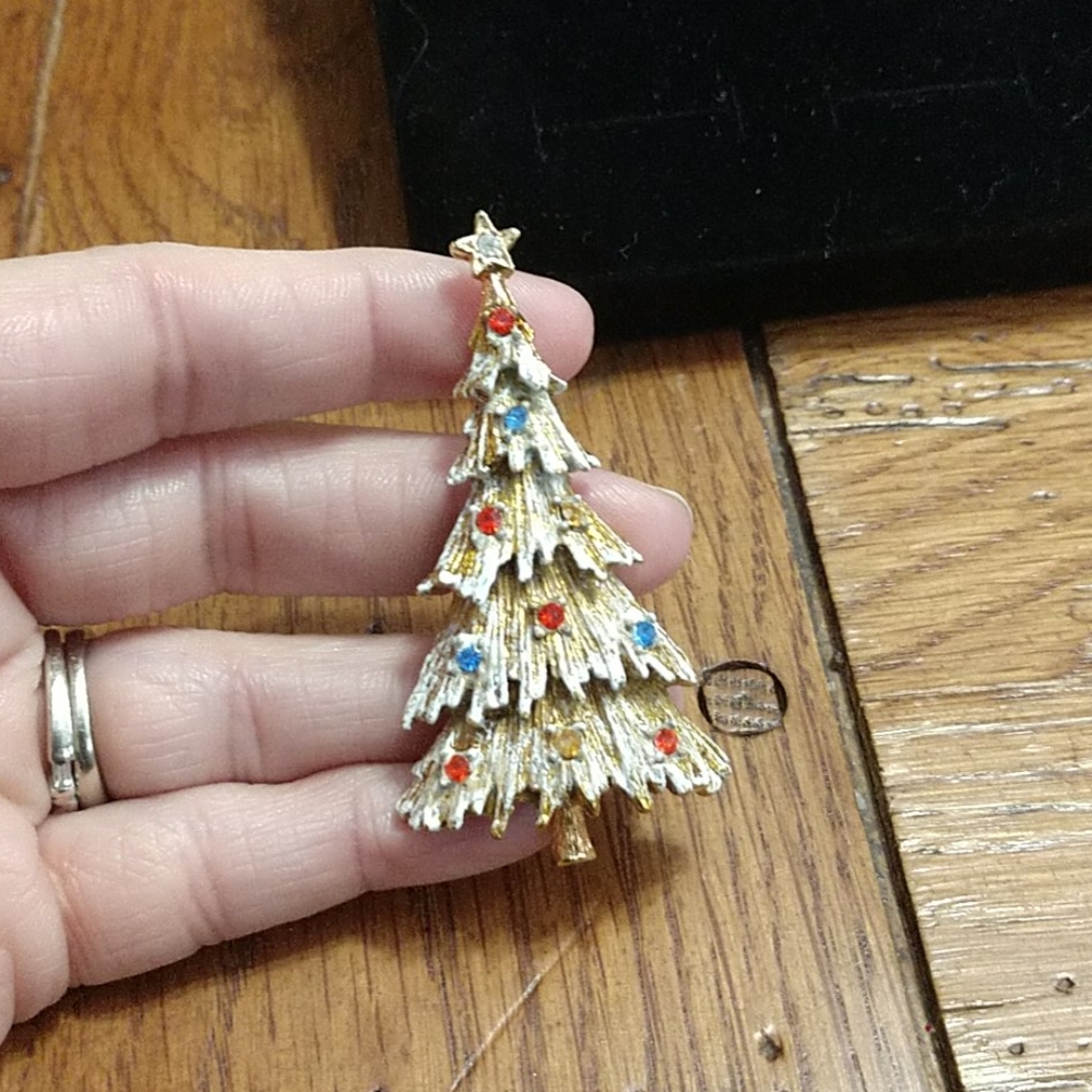 ART vintage Christmas tree brooch